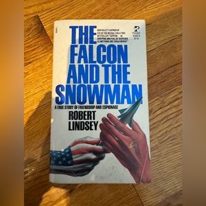 The Falcon and the Snowman by Robert Lindsey Paperback Book